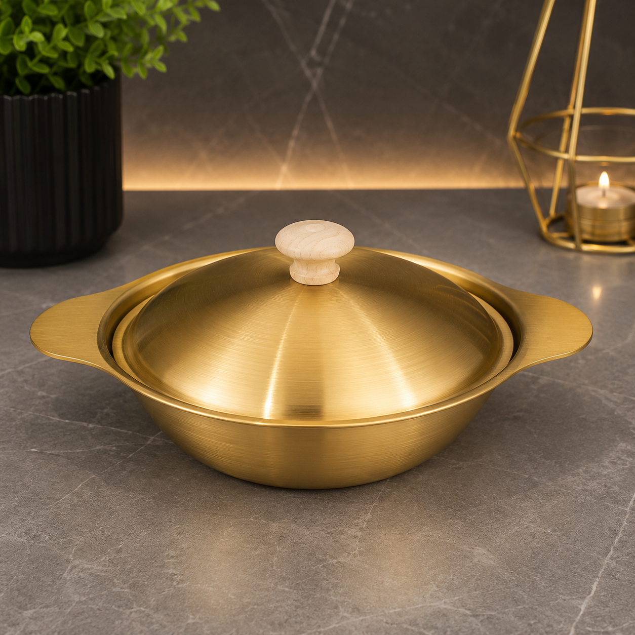 Luxury Golden Serving Bowl with Wooden Knob Lid – 18cm
